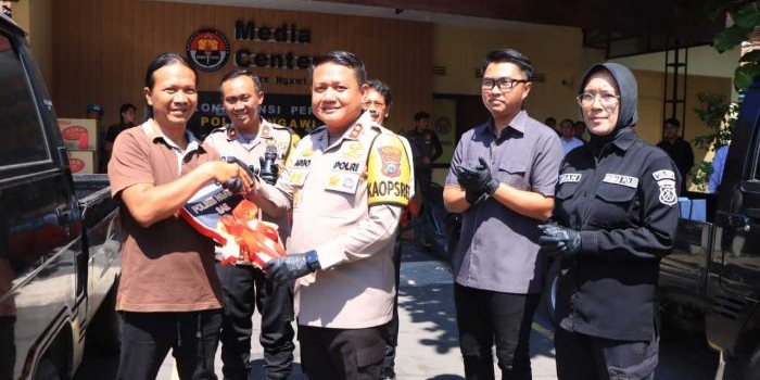 enam-pelaku-curas-diamankan-polisi-kapolres-ngawi-langsung-kembalikan-barang-buktinya-ke-korban