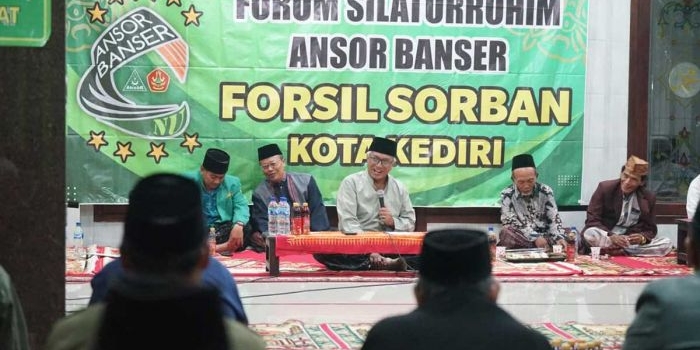 gus-qowim-dorong-penguatan-ukhuwah-di-pengajian-rutin-forsil-ansor-banser-kota-kediri
