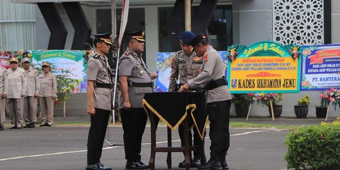 Kapolda Jatim Irjen Pol Nanang Avianto saat memimpin sertijab Kapolres Tuban.