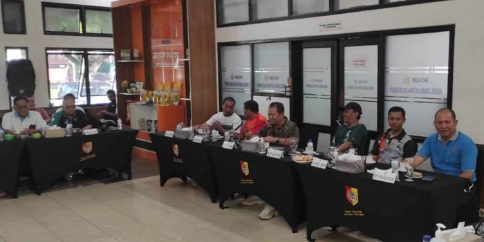 Suasana rapat yang digelar Disperindag Jember.