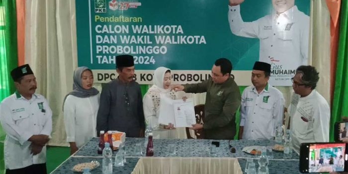 kembalikan-formulir-ning-tiwi-serius-running-balon-wakil-wali-kota-probolinggo