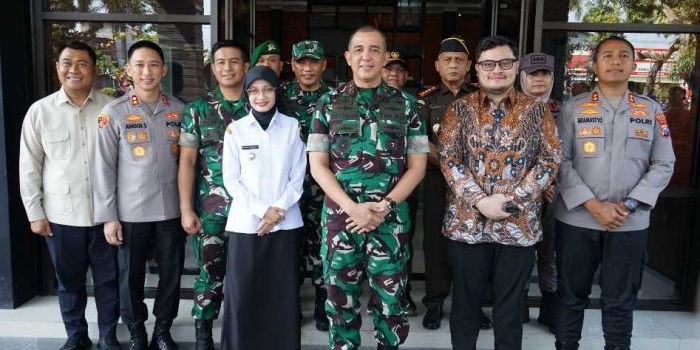 pangdam-v-brawijaya-tinjau-lokasi-rencana-yonif-teritorial-pembangunan-di-kediri