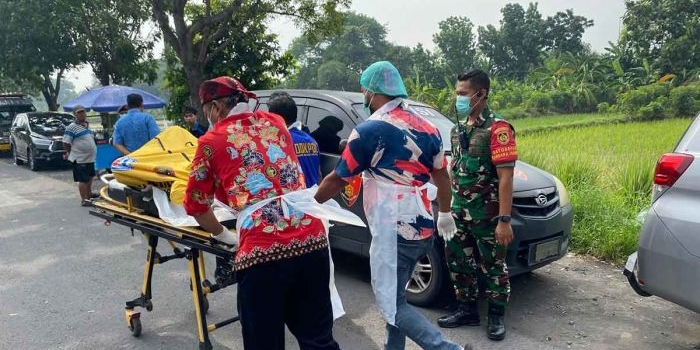 sopir-taksi-online-ditemukan-meninggal-di-mobil-dekat-terminal-1-juanda