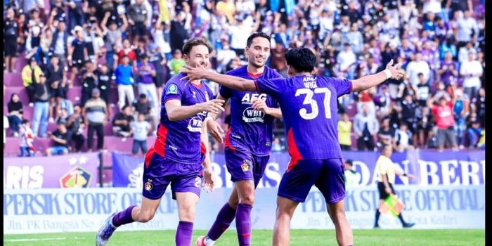 tutup-tahun-2025-dengan-poin-penuh-persik-kediri-tekuk-persis-solo-2-1