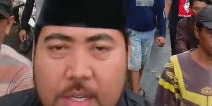 dewan-kabupaten-pasuruan-eko-suryono-dampingi-warga-sumberanyar-tolak-pembangunan-batalyon-tni-al