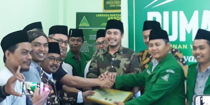 28 Pimpinan Cabang GP Ansor se Jatim mendaftarkan Gus Abid sebagai bakal calon Ketua PW GP Ansor Jatim pada Konferwil XIV di Ponpes Sabilurrosyad, Kota Malang. foto: DIDI ROSADI/ BANGSAONLINE
