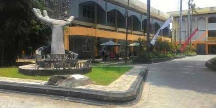 BERBENAH: Gedung Kampus Undar Jombang. foto: ist