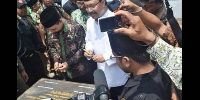 Wakil Gubernur Jatim Drs Saifullah Yusuf MM dan Wakil Bupati Lumajang Drs As