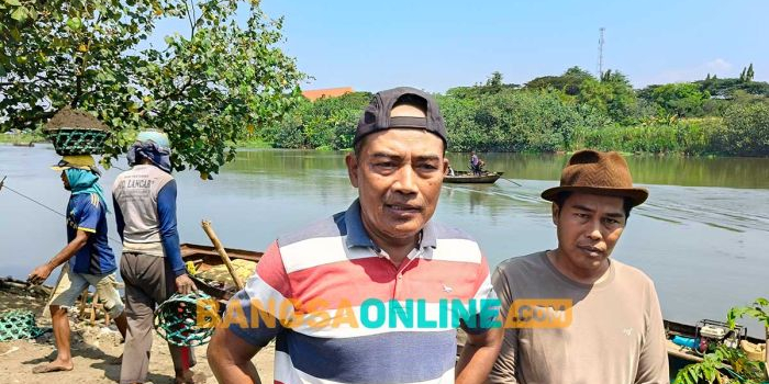 upah-rp70-90-ribu-penambang-pasir-brantas-kediri-tetap-bertahan