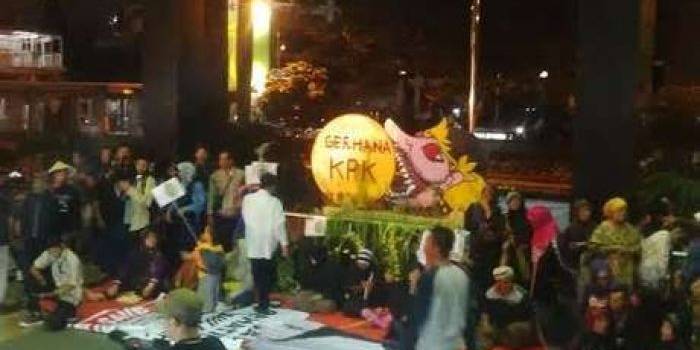 Aksi buruh dukung KPK. Foto: detik.com 