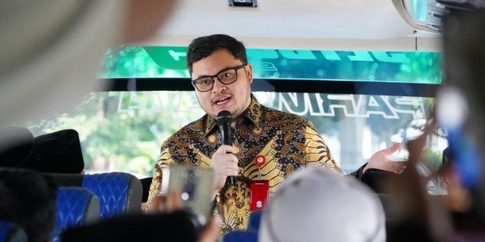 cjh-tertua-105-tahun-berangkat-ke-tanah-suci-bupati-kediri-titip-pesan-saling-jaga