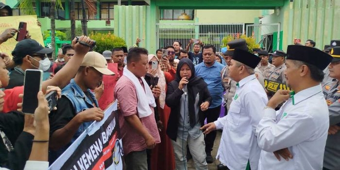 keluarga-korban-pencabulan-desak-kemenag-bangkalan-cabut-izin-ponpes-di-galis