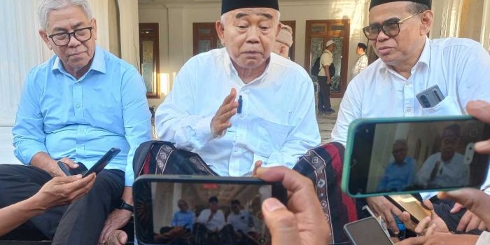 dihadiri-menko-pangan-universitas-kh-abdul-chalim-luluskan-49-doktor-dari-800-mahasiswa-yudisium