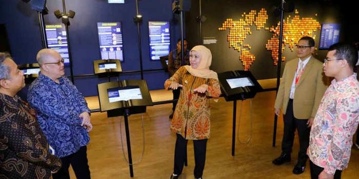 gubernur-khofifah-dorong-transformasi-vokasi-dengan-model-pendidikan-singapura