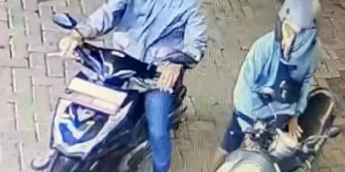 hitungan-detik-maling-gasak-honda-scoopy-yang-diparkir-di-minimarket-sedati-gede-sidoarjo