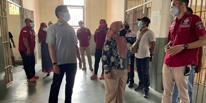 Kunjungan BNN Provinsi Jawa Timur terkait pengumpulan data dalam rangka penelitian tentang gaya hidup masyarakat di Lapas Narkotika Pamekasan.
