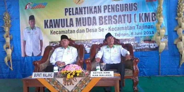 Bupati Malang Rendra Kresna dan Ketua KMB, Slamet Suyono. (foto: tuhu priyono/BANGSAONLINE)