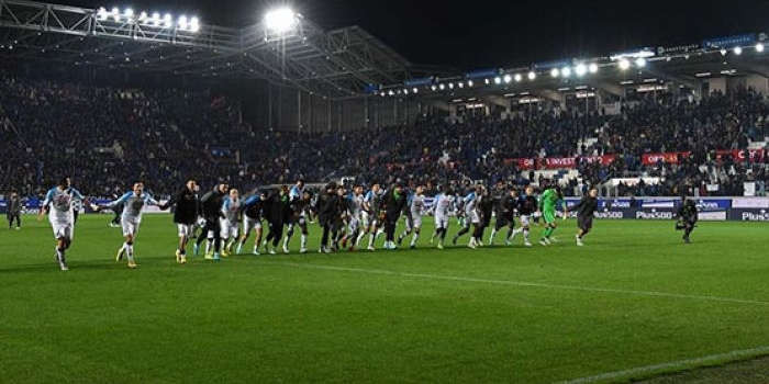 Pemain Napoli melakukan selebrasi setelah mengalahkan tuan rumah Atalanta dengan skor 2-1