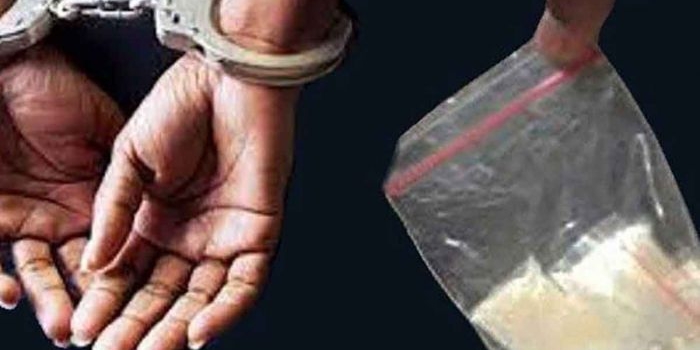 satresnarkoba-polrestabes-surabaya-amankan-dj-moniq-dan-temannya-di-triple-x