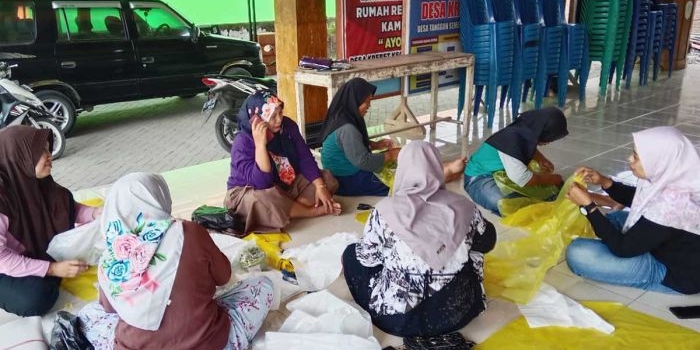 emak-emak-desa-krebet-madiun-manfaatkan-bank-sampah-jadi-tabungan-hari-raya