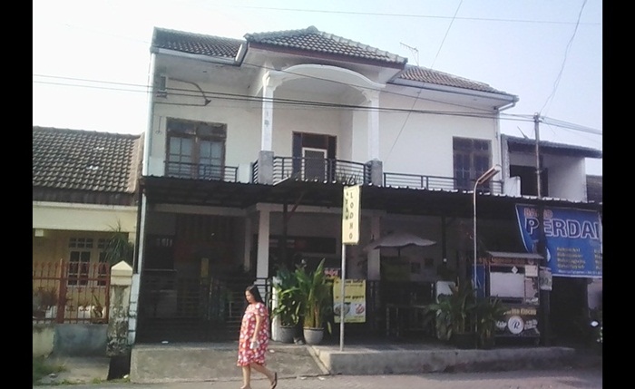 Densus 88 AT Gerebek Rumah Terduga Teroris di Tropodo Sidoarjo