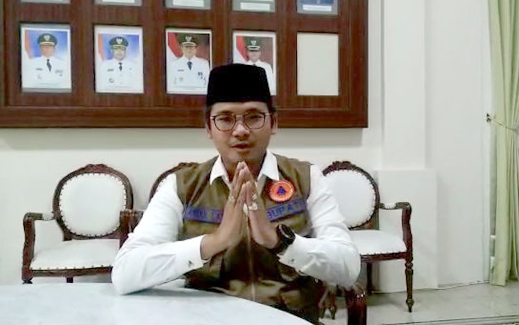 Abdul Latif Imron menyampaikan imbauan pencegahan Covid-19 dari Pendopo Agung.