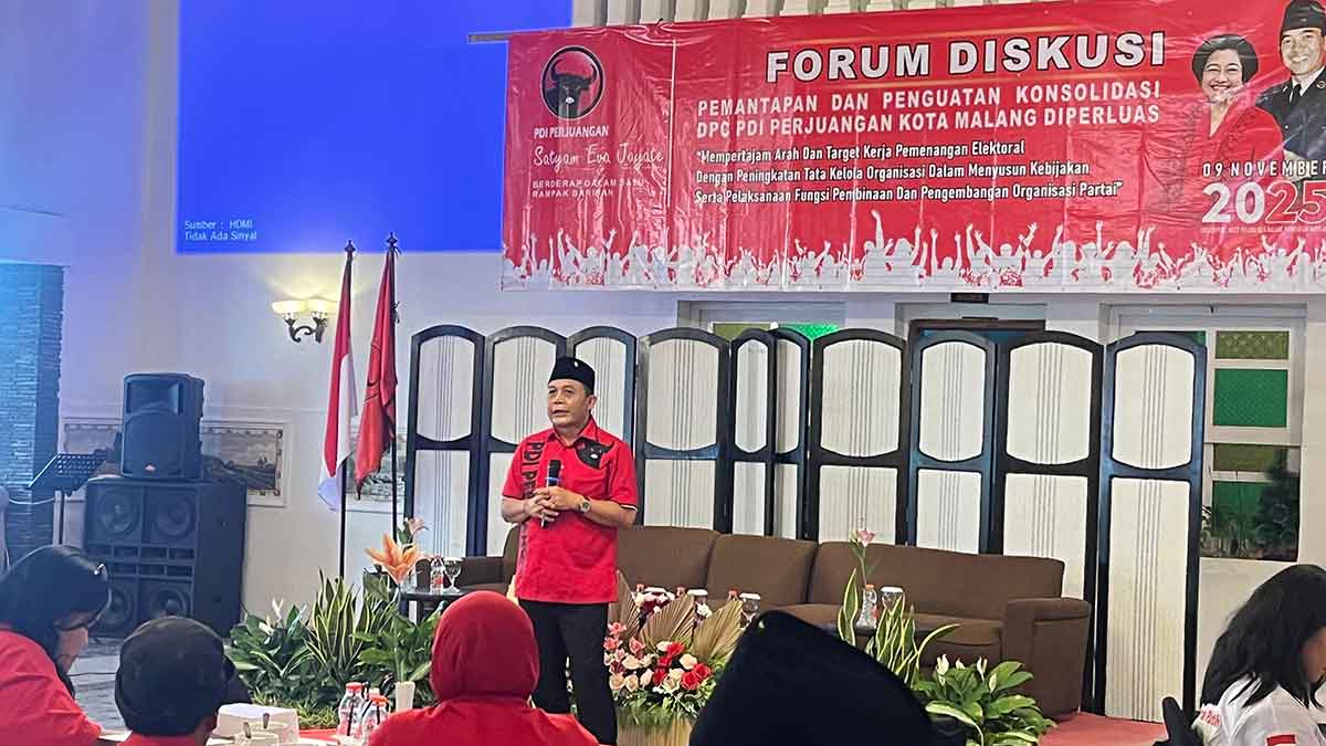 Ketua DPC PDIP Kota Malang, I Made Rian Diana Kartika, saat memberi sambutan.
