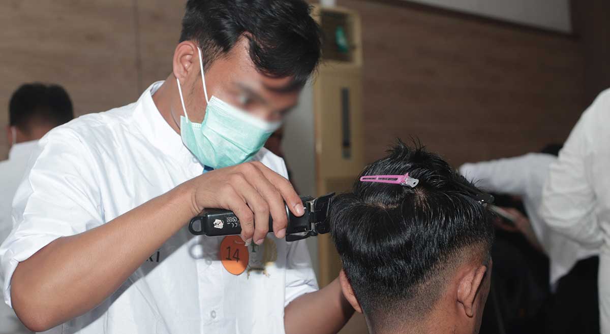 20-warga-binaan-lapas-kediri-ikuti-uji-kompetensi-barbershop
