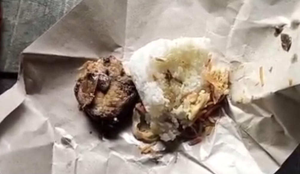 Menu MBG SPPG Karang Penang Sampang dibungkus kertas yang memicu kontroversi