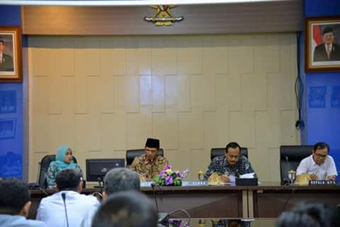 Tim Pengendali Inflasi Daerah (TPID) Kota Madiun saat menggelar rapat koordinasi, Selasa (15/05/2018).