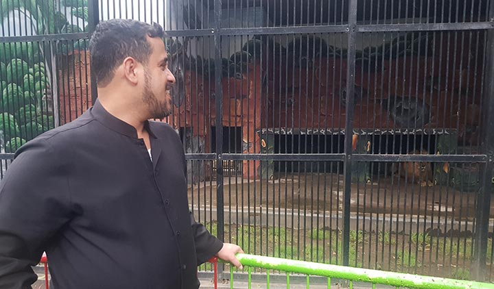 Wali Kota Habib Hadi saat melihat kedatangan Singa Afrika di TWWL.