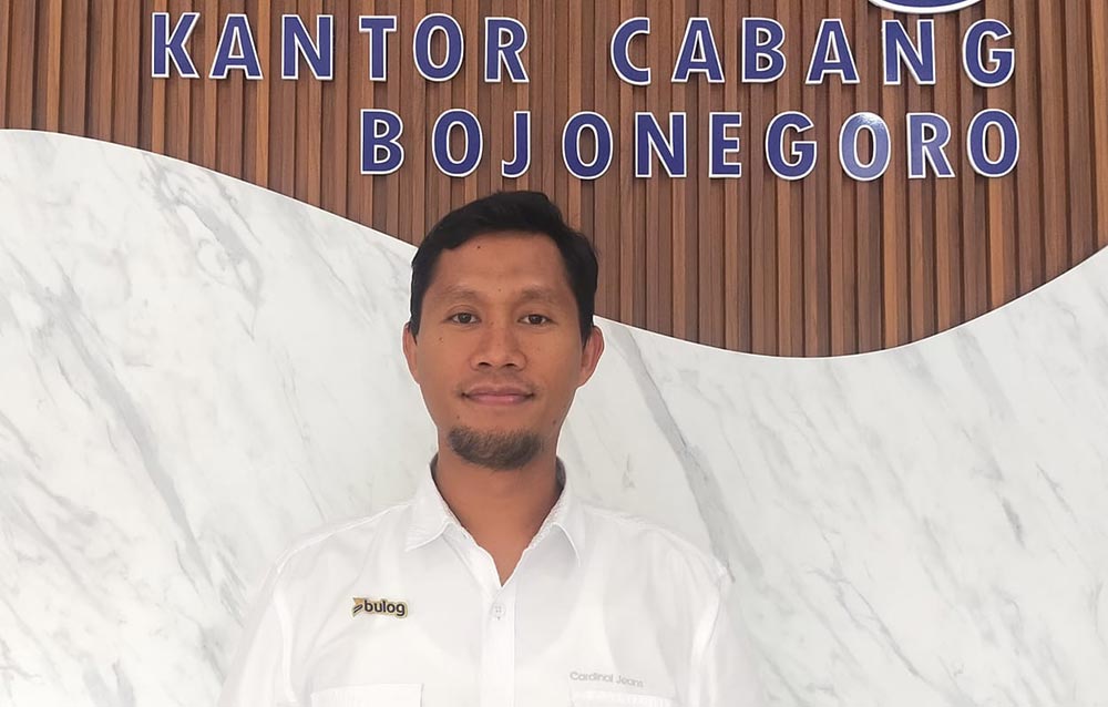 Ferdain Darma Atmaja, Pimpinan Cabang Bulog Bojonegoro.