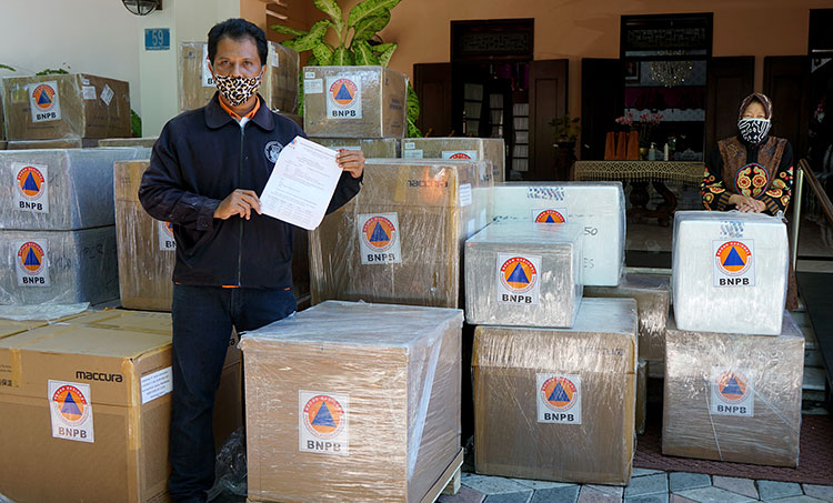 Terima Bantuan BNPB, Pemkot Surabaya Siap Maksimalkan Pemeriksaan Covid-19 di Labkesda