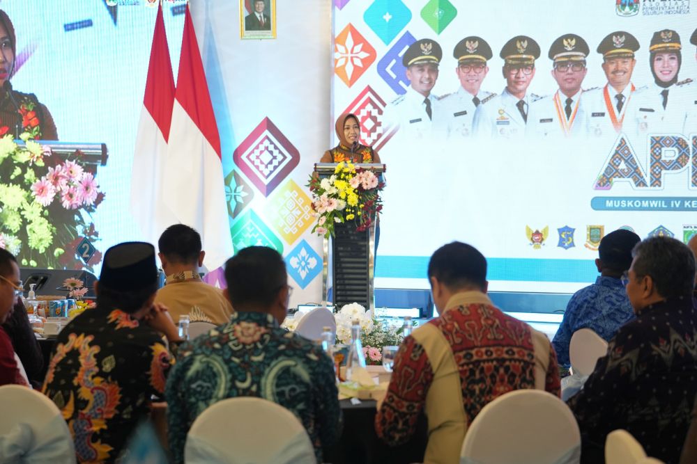 Wali Kota Mojokerto Serahkan Estafet Kepemimpinan Komwil IV Apeksi ke Walkot Malang