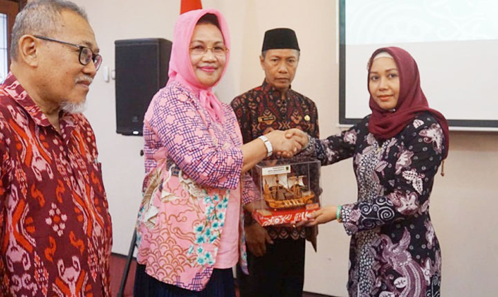 Wali Kota Mojokerto saat hadir dalam pengukuhan Dewan Pengawas PDAM.