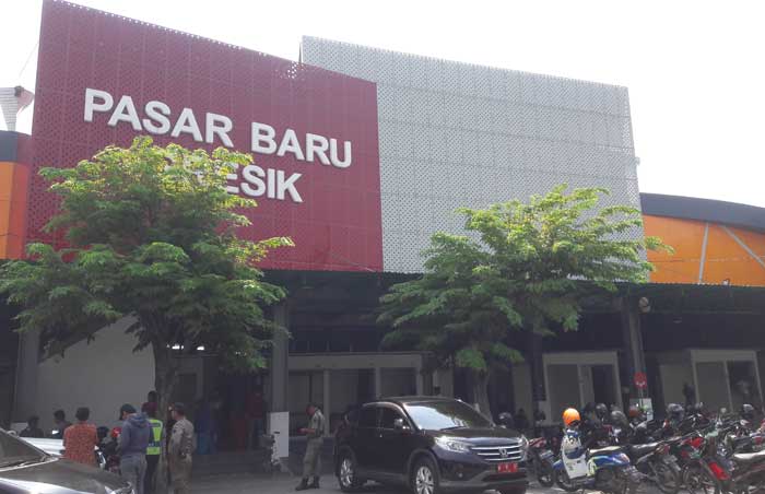 Pasar Baru Gresik di Jalan Gubernur Suryo. foto: Syuhud/ bangsaonline.com