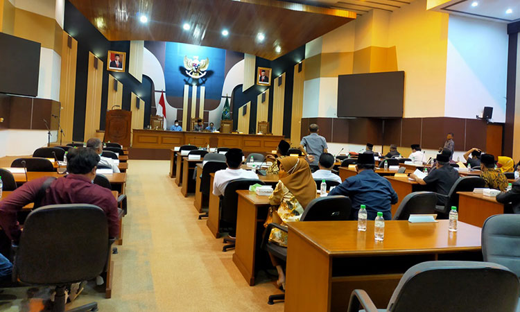 Sidang paripurna internal DPRD Kabupaten Pasuruan. (foto: ist)
