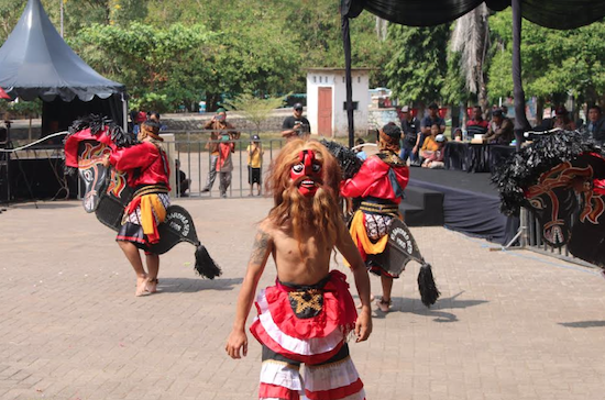 Salah satu peserta festival jaranan saat beraksi (dok Ist)