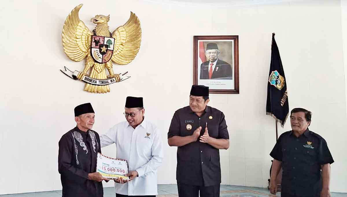 Bantu Rehab Rumah Kaum Duafa di Pacitan, Baznas Jatim Gelontorkan Dana Rp175 Juta