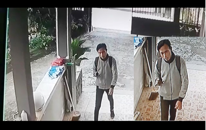 Seorang pria terekam CCTV dengan jelas saat nekat menggondol sebuah laptop milik warga di Jalan Pintu Gerbang Gg IV, Pamekasan.