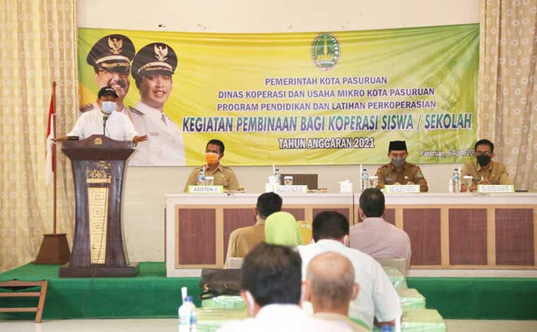 Wali Kota Pasuruan, Saifullah Yusuf saat membuka Pembinaaan Bagi Koperasi Siswa atau Sekolah Tahun Anggaran 2021, Selasa (6/4). 