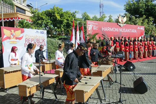 Suasana upacara HUT RI yang digelar JTP Group tahun kemarin.