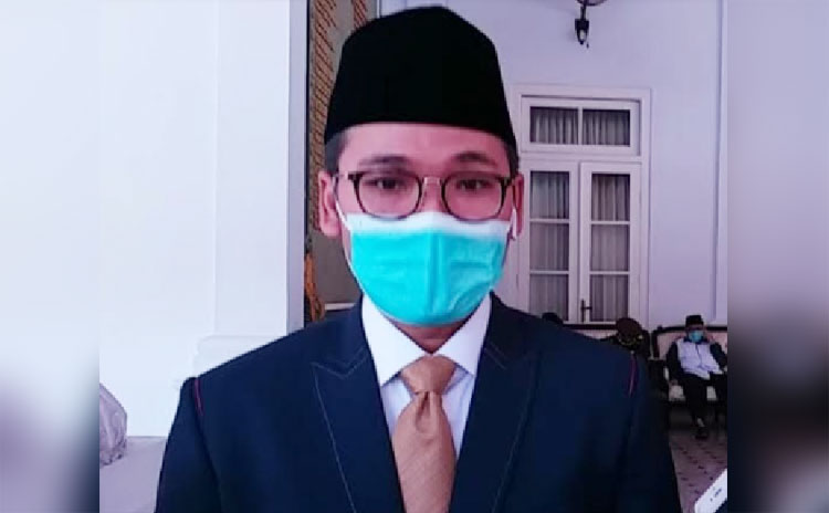 Bupati Bangkalan, R. Abdul Latif Amin Imron.
