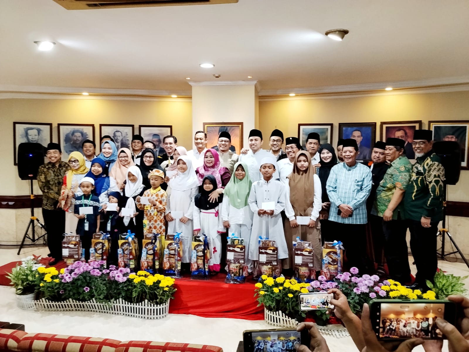DPRD Surabaya Gelar Buka Puasa Bersama dan Santuni 100 Anak Yatim