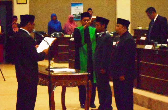 PAW, Dua Anggota DPRD Lamongan Dilantik, Besok Langsung Terima Gaji