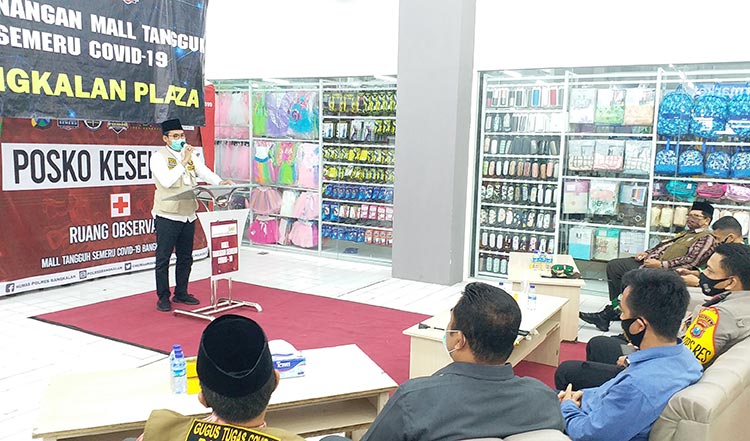 Bupati Bangkalan Abdul Latif Imron Amin saat mencanangkan Bangkalan Plaza sebagai Mal Tangguh Covid-19, Kamis (11/6/2020).