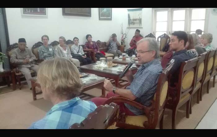 Suasana pertemuan pendeta asal Jerman dengan perwakilan Ponpes Tebuireng, Selasa (11/10).