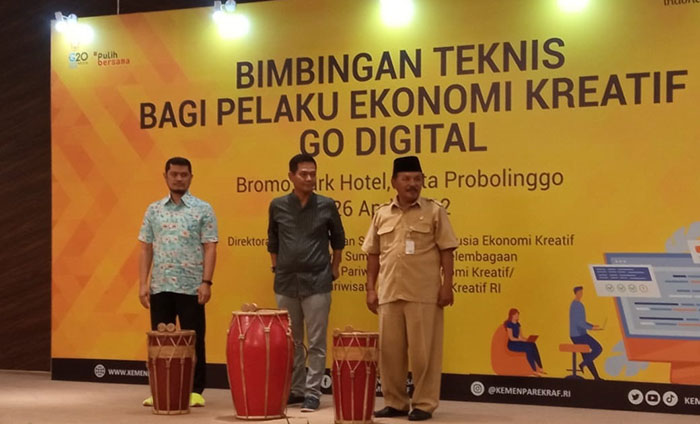 Suasana Bimtek pelaku ekonomi go digital di Probolinggo yang diadakan Komisi X DPR RI bersama Kemenparekraf.