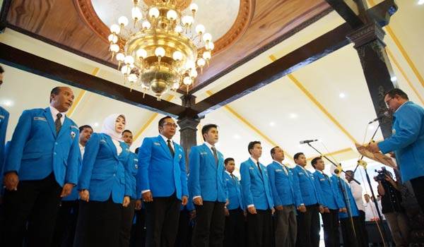 Suasana Pelantikan DPD KNPI Jombang di Pendopo. foto: rony suhartomo/ BANGSAONLINE
