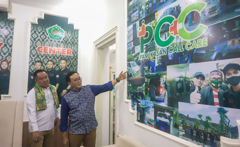 Bupati Pamekasan H. Baddrut Tamam saat menerima kunjungan Wakil Bupati Soppeng Provinsi Sulawesi Selatan H. Lutfi Halide.